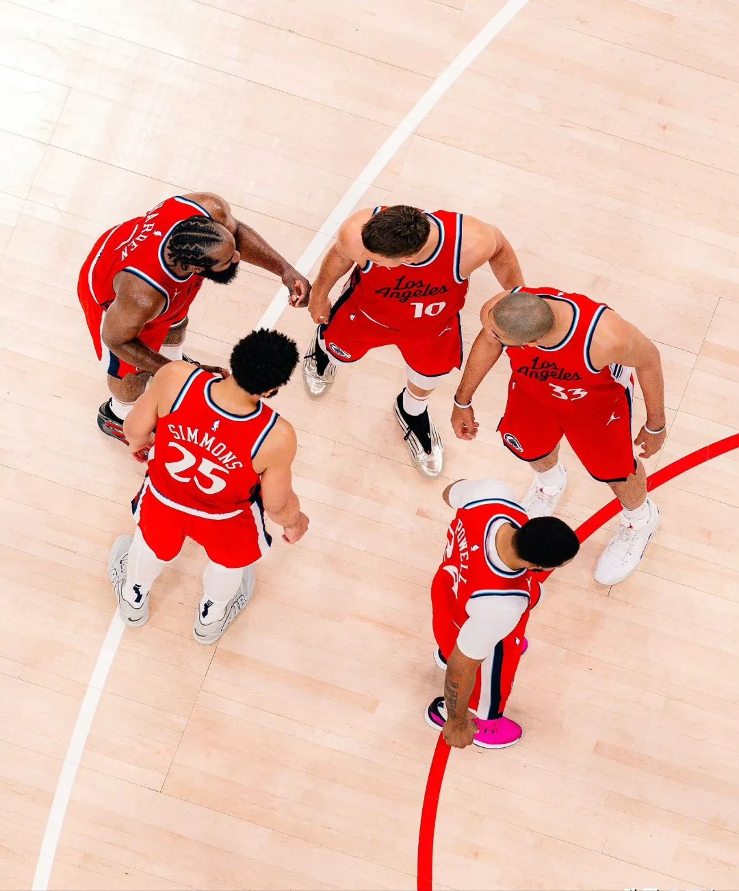 丹佛掘金发布备战花絮；赛前扳平良机；全明星赛任务艰巨；更衣室氛围转暖