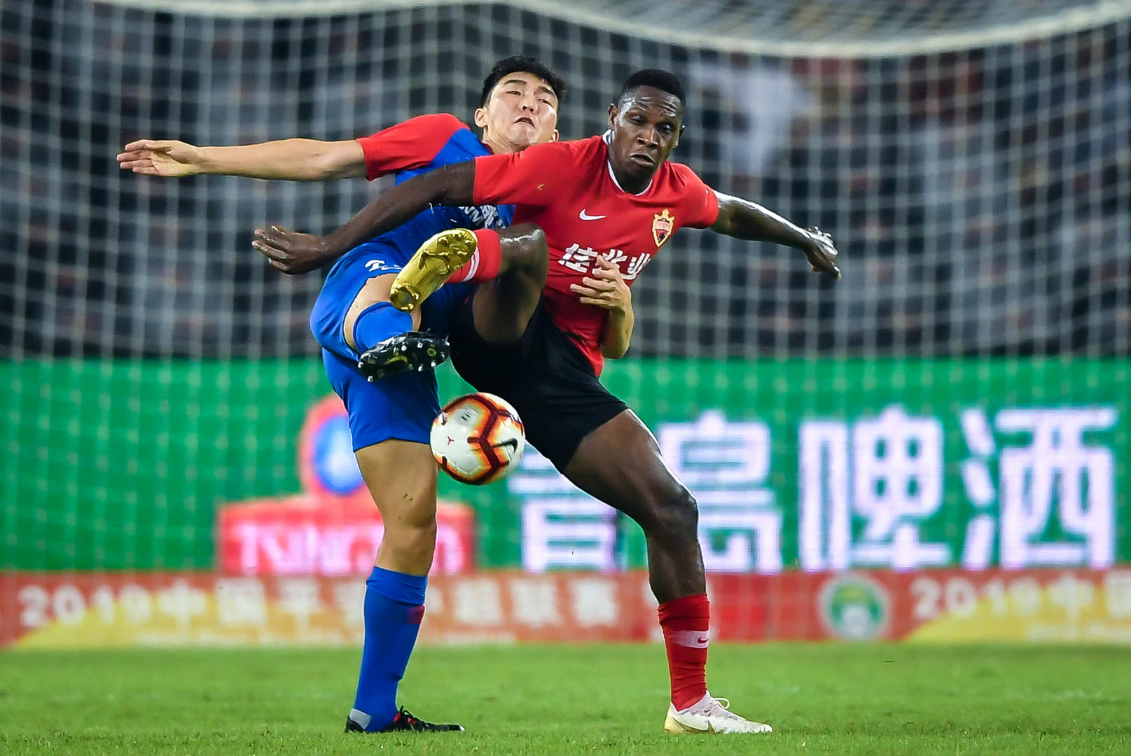 布莱顿训练开放日，今晨外线爆发引欢呼，中超在即，资深球员宣示担当