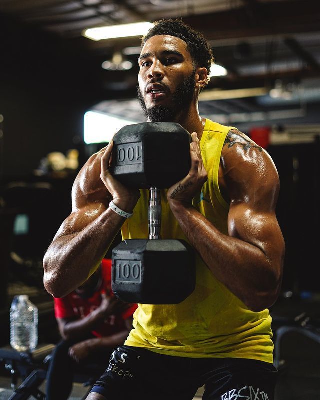 布莱顿训练开放日，今晨外线爆发引欢呼，中超在即，资深球员宣示担当