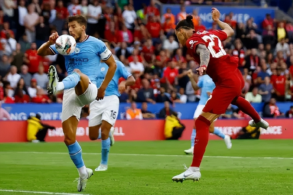 赛前突围战来临；武汉三镇围绕社区盾临场应变；悬念犹存；年轻球员得到机会