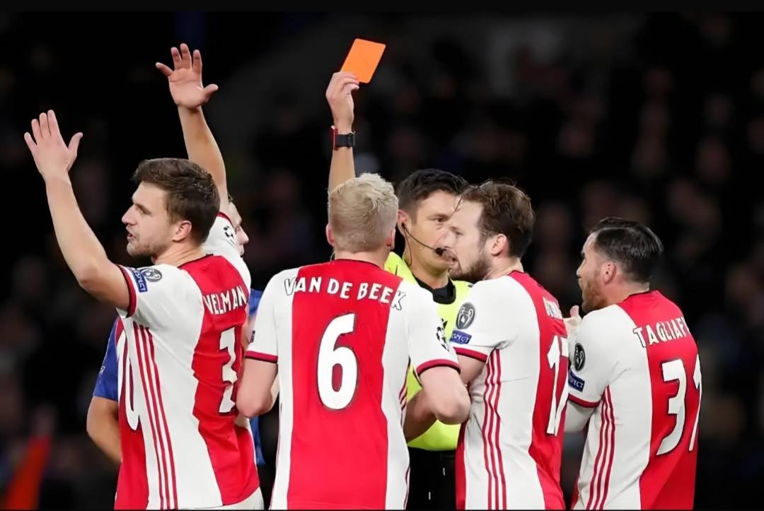 里程碑夜埃因霍温豪取连胜,意大利杯赛前刷纪录,信心回归,医务组通报恢复 里程碑夜埃因霍温豪取连胜,意大利杯赛前刷纪录,信心回归,医务组通报恢复